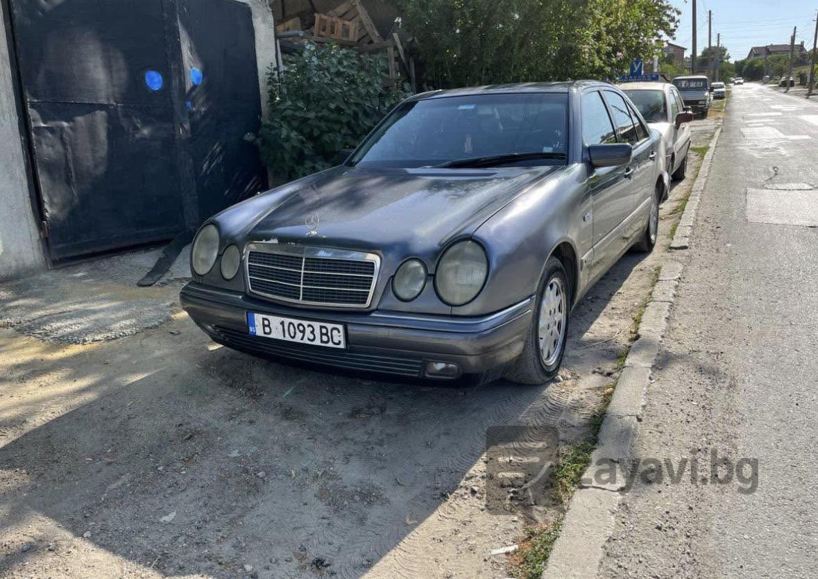 
								Mercedes-Benz C-Class 1990 full									
