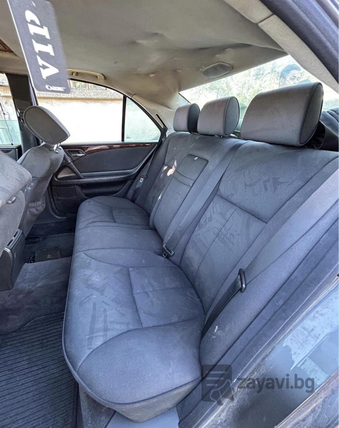 
								Mercedes-Benz C-Class 1990 full									