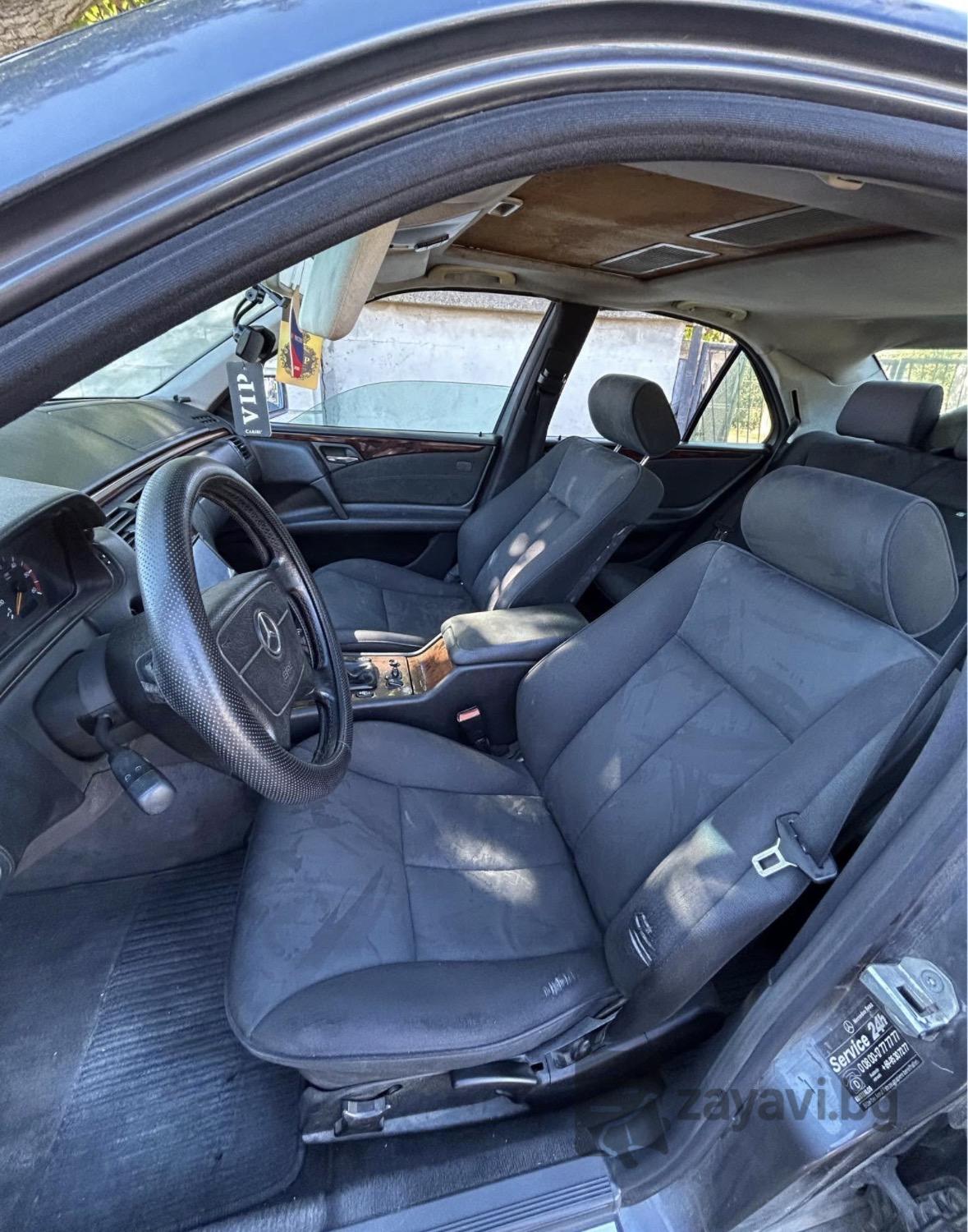 
								Mercedes-Benz C-Class 1990 full									
